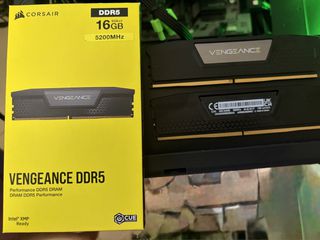 Corsair-Desktop-RAM-Vengeance-16gb-kit-5200mhz-DDR5-cmk16gx5m2b5200c40