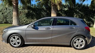 Mercedes-Benz A 180 2016 urban