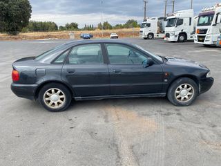 Audi A4 1996-thumb-2