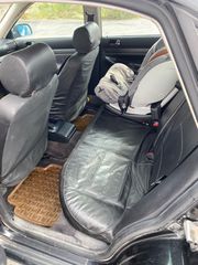Audi A4 1996-thumb-9