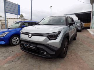 Suzuki e Vitara 2026 GLX 2WD 61KW-thumb-5