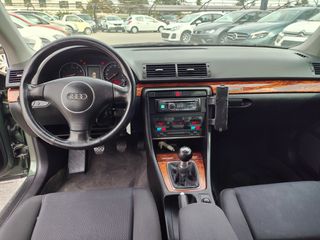 Audi A4 2004-thumb-8