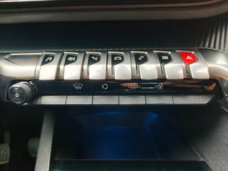 Peugeot 3008 2019-thumb-23