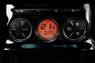 Citroen C3 2016 1.2 e-VTi 82hp Exclusive (NAVI-ΖΑΝΤΕΣ-CLIMA)-thumb-31