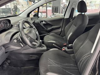 Peugeot 208 2013 1.4 DIESEL AUTOMATIC!-thumb-16