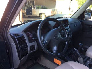 Mitsubishi Pajero 2000-thumb-8