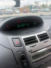 Toyota Yaris 2011-thumb-7