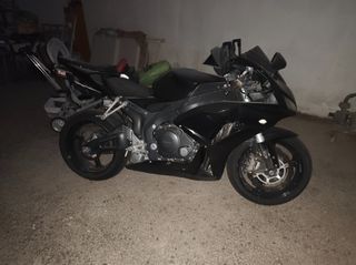 Honda CBR 1000RR 2006-thumb-2