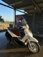 Piaggio Beverly 300i 2011 300ie-thumb-2
