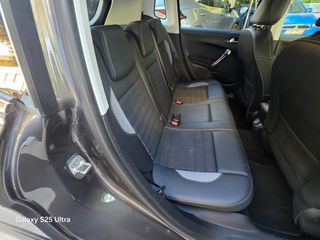 Peugeot 2008 2016-thumb-10