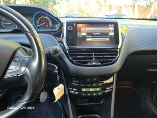 Peugeot 2008 2016-thumb-17