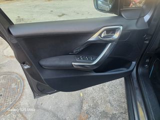 Peugeot 2008 2016-thumb-26