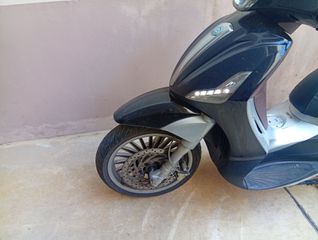 Piaggio Beverly 300i 2012