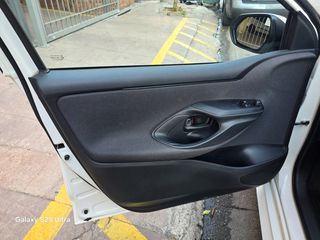 Toyota Yaris 2022 1.5 HYBRID Ελληνικής αντιπροσωπείας-thumb-12