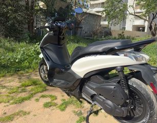 Piaggio Beverly 300 2020-thumb-4
