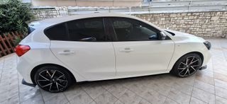 Ford Focus 2018 St Line-thumb-2