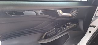 Ford Focus 2018 St Line-thumb-20