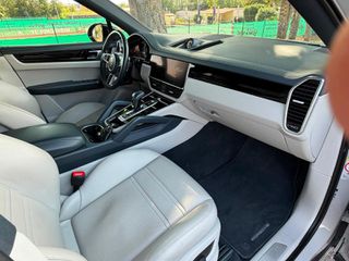 Porsche Cayenne 2022 E-HYBRID COUPE-thumb-7