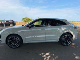 Porsche Cayenne 2022 E-HYBRID COUPE-thumb-9