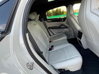 Porsche Cayenne 2022 E-HYBRID COUPE-thumb-10