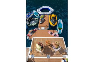 Ferretti 2005 830-thumb-10