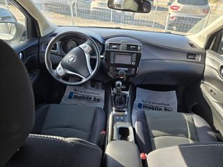 Nissan Pulsar 2015-thumb-7
