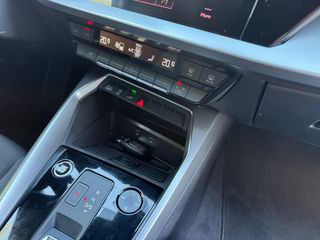 Audi A3 2022 40 TFSi S TRONIC-thumb-10