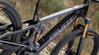 Downhill - Enduro - Trail Pivot 2026 SHUTTLE AMPD