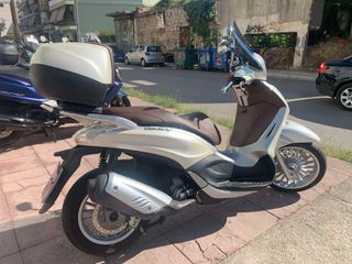 Piaggio Beverly 300 2016-thumb-10