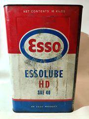 Συλλεκτικό μεταλλικό δοχείο λιπαντικού Esso Essolube HD SAE 40 (16 κιλά) της δεκαετίας του '60.