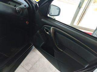 Dacia Duster 2016 1.2 TCe Laureate 4x4   125HP-thumb-9