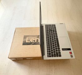 LENOVO 15.6‘‘-thumb-2