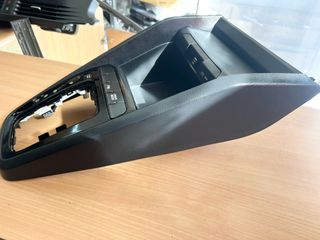 Kia Stonic/Rio ‘19-22 Μεσαία Κονσόλα/Πλαισιο Λεβιέ 84650-H8150-FHV-thumb-5