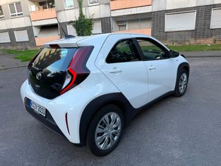 Toyota Aygo (X) 2023 AUTOMATIC!! X-PLAY 2023-thumb-3