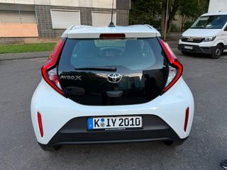 Toyota Aygo (X) 2023 AUTOMATIC!! X-PLAY 2023-thumb-4