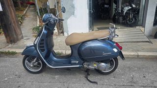 Piaggio Vespa GTS 300 2015-thumb-1