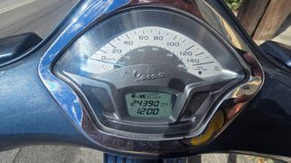 Piaggio Vespa GTS 300 2015-thumb-4