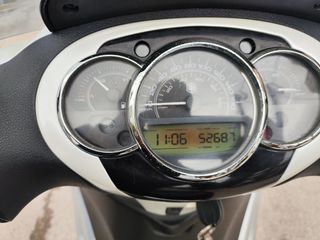 Piaggio Beverly 300i 2012-thumb-2