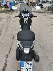 Piaggio Beverly 300i 2012-thumb-4