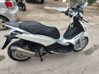 Piaggio Beverly 300i 2012-thumb-5