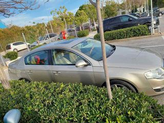 Volkswagen Passat 2005-thumb-6