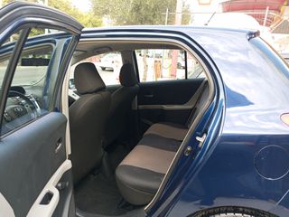 Toyota Yaris 2009-thumb-10