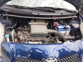 Toyota Yaris 2009-thumb-15
