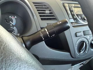 Φορτηγό Έως 7.5τ Toyota 2011 Hilux 2011 1/2 4x2-thumb-38
