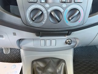 Φορτηγό Έως 7.5τ Toyota 2011 Hilux 2011 1/2 4x2-thumb-42