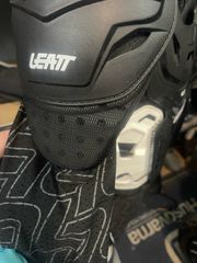 Θώρακας Leatt 4.5 Pro (Small-Medium)-thumb-3