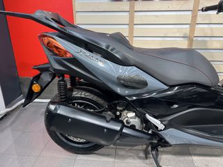 Yamaha XMAX 300 Tech Max 2022-thumb-6