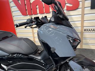 Yamaha XMAX 300 Tech Max 2022-thumb-10