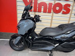 Yamaha XMAX 300 Tech Max 2022-thumb-15