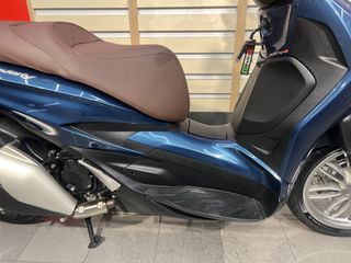 Piaggio Beverly 400 2022-thumb-7